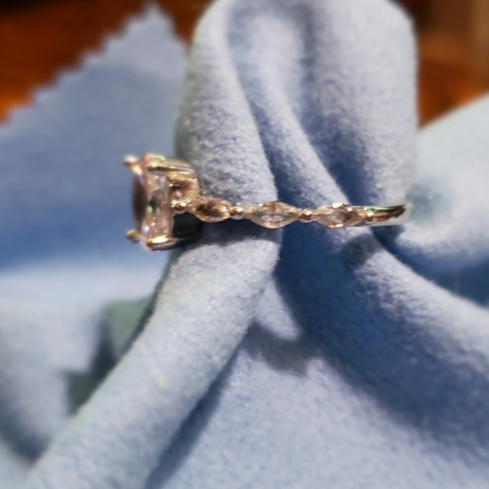🆕 Silver & Diamond Crystal Ring 🆕 - Picture 11 of 15